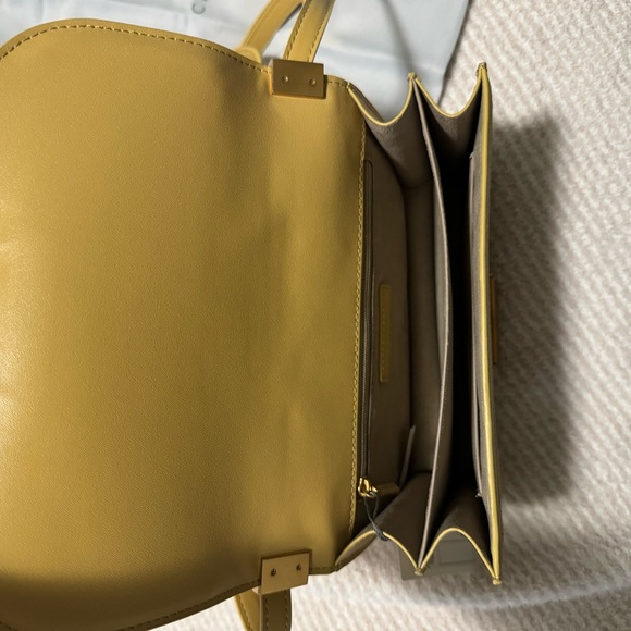 Charles and Keith NWT Shoulder/Crossbody Bag - Picture 8 of 9